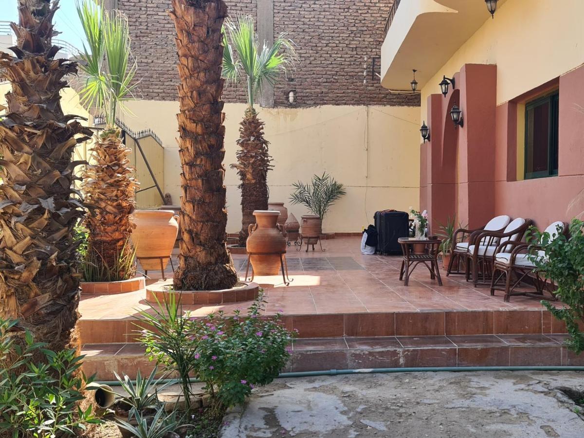Senmut Luxory Rooms Exterior photo